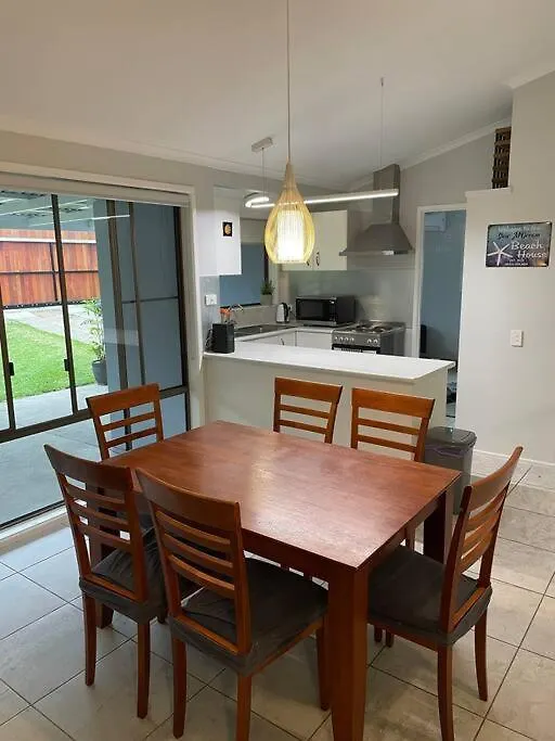 Holiday home Slow M'Ocean Mooloolaba Australia